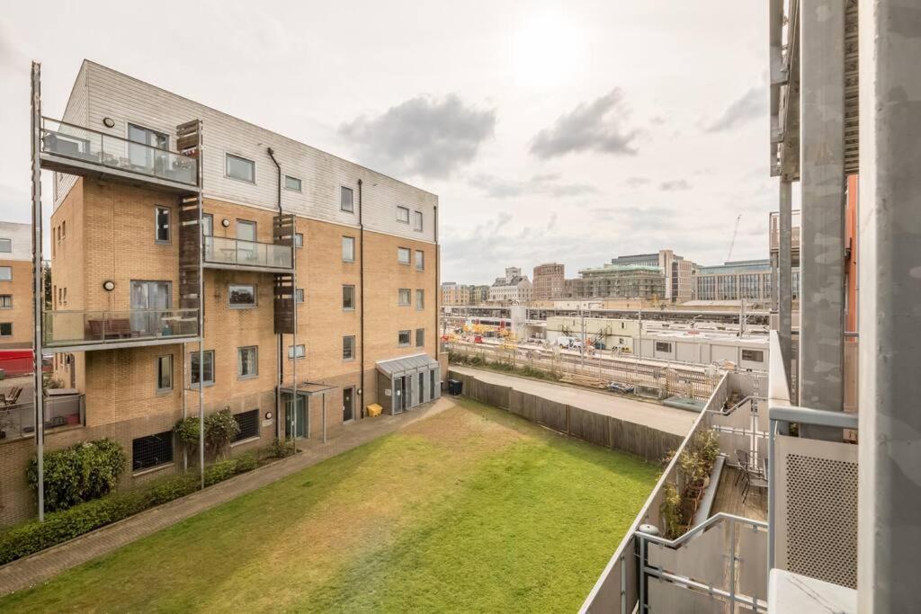 Executive 2Br Apartment Next To Station + Parking CBG Eksteriør billede