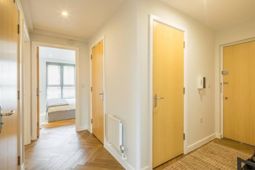 Executive 2Br Apartment Next To Station + Parking CBG Eksteriør billede